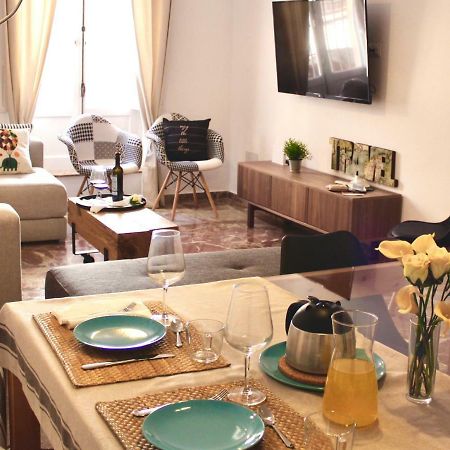 Gatu Premium Villa Aramburu, " Preferente Mayores De 25 Anos Y Familias " 엘푸에르토데산타마리아 외부 사진