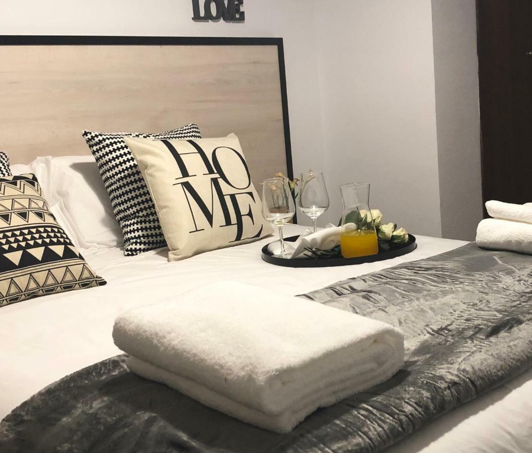 Gatu Premium Villa Aramburu, " Preferente Mayores De 25 Anos Y Familias " 엘푸에르토데산타마리아 외부 사진