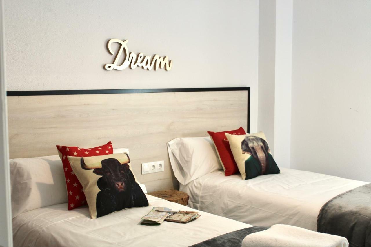 Gatu Premium Villa Aramburu, " Preferente Mayores De 25 Anos Y Familias " 엘푸에르토데산타마리아 외부 사진