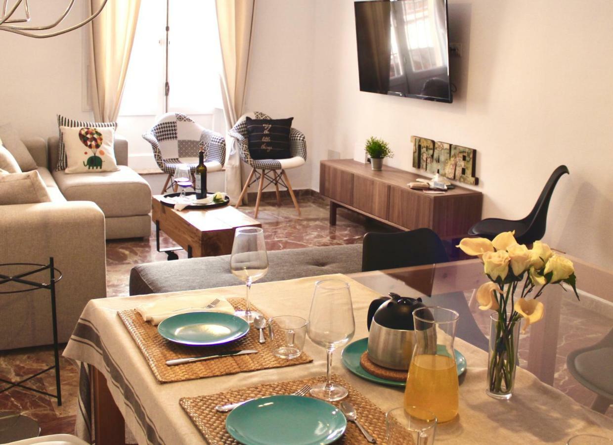 Gatu Premium Villa Aramburu, " Preferente Mayores De 25 Anos Y Familias " 엘푸에르토데산타마리아 외부 사진